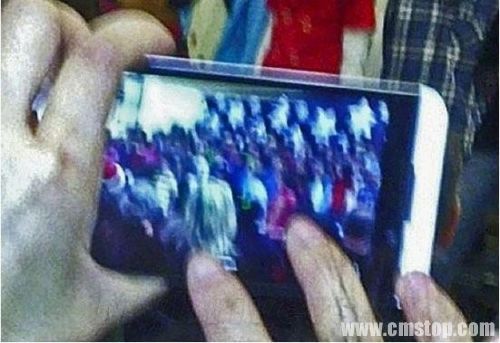 白色版L系列黑莓10真机曝光 新UI截图泄露