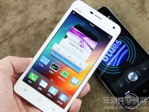 清新文艺范儿 白色款vivo X1外观评测2