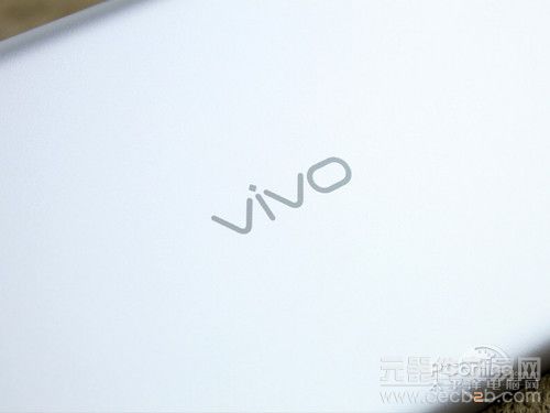 清新文艺范儿 白色款vivo X1外观评测3