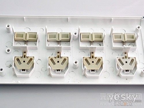 ROSS C4430U电源插座拆解评测1