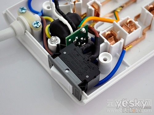 ROSS C4430U电源插座拆解评测3