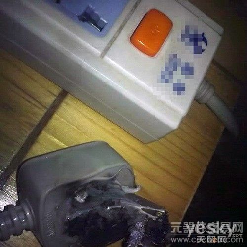 ROSS C4430U电源插座拆解评测1