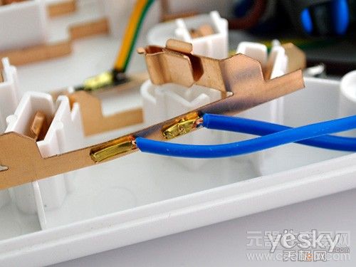 ROSS C4430U电源插座拆解评测0