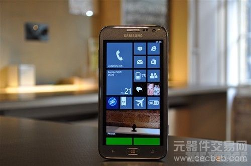 三星在应用商店中也有自己的品牌专属区Samsung Zone，其中的应用也仅限于上面提到的那些。
