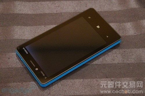更大电量！定制版Lumia 810将登陆国内