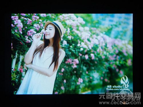 1GHz双核4寸时尚TD手机 华为T8833评测6