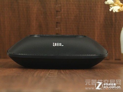 专为iPhone5打造 JBL新款底座音响评测3