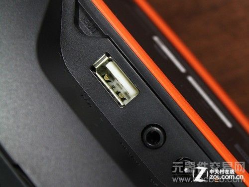 专为iPhone5打造 JBL新款底座音响评测8