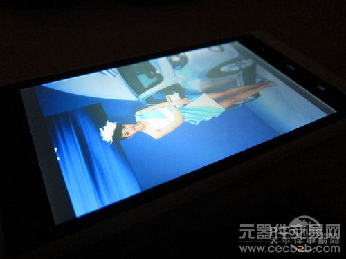 阅读利器 999元读者手机i800性能评测4