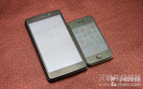 720p巨屏1.5GHz四核 大黄蜂Touch评测1