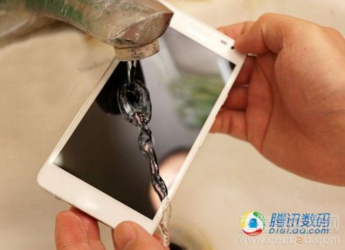 华为D2评测：海思四核性能不佳发热量大5