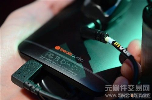 HTC One体验:流行设计元素/拍照新利器11