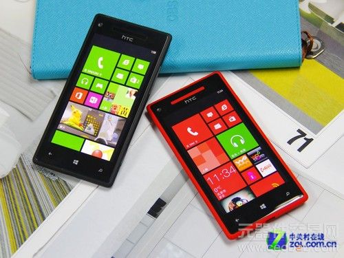 对比诺基亚920与联通电信HTC 8X图赏1