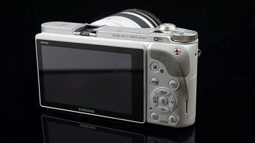 众技术汇聚一身 三星NX300评测4