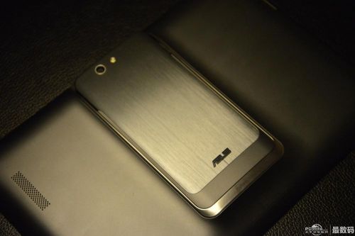 有点不输新一！华硕Padfone infinity简单体验10