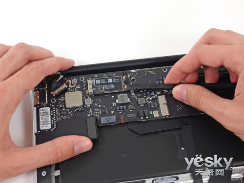 2013款MacBook Air拆解 内部构造变化不大0