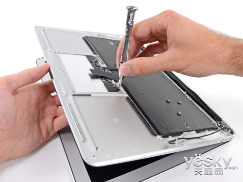 2013款MacBook Air拆解 内部构造变化不大0