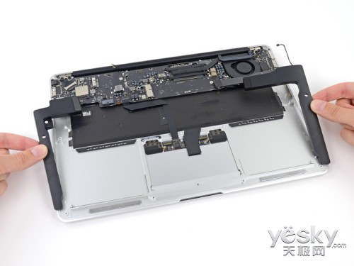 2013款MacBook Air拆解 内部构造变化不大3