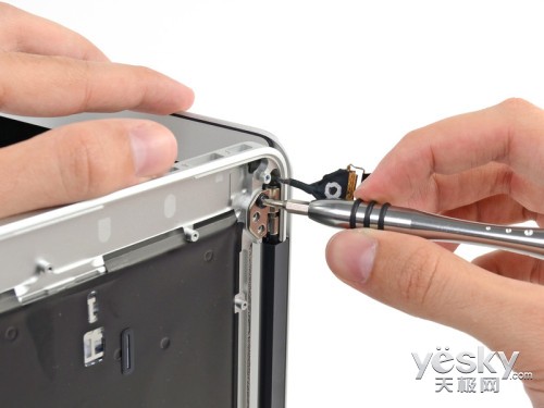 2013款MacBook Air拆解 内部构造变化不大2