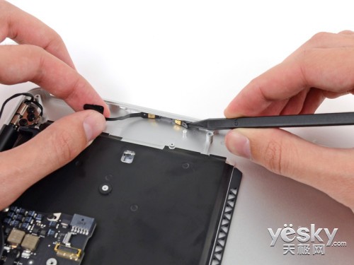 2013款MacBook Air拆解 内部构造变化不大4