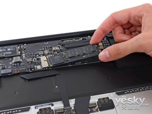 2013款MacBook Air拆解 内部构造变化不大0