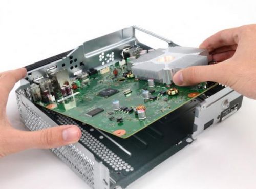 [图]解剖新版Xbox 360：维修更容易1