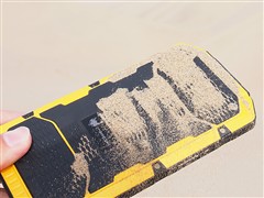 防尘/防摔/抗压/防水 云狐J4暴力评测69