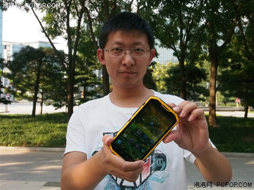 防尘/防摔/抗压/防水 云狐J4暴力评测27