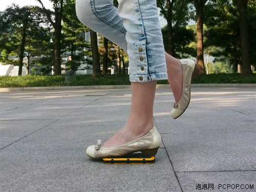 防尘/防摔/抗压/防水 云狐J4暴力评测15