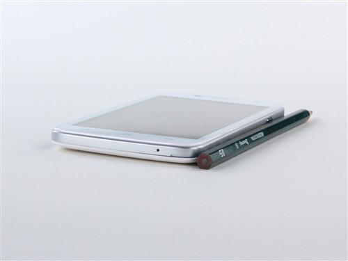iPhone5式3段设计 纽曼小熊猫手机评测9