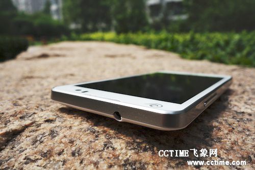 大屏四核个性服务定制 100+百变手机评测6