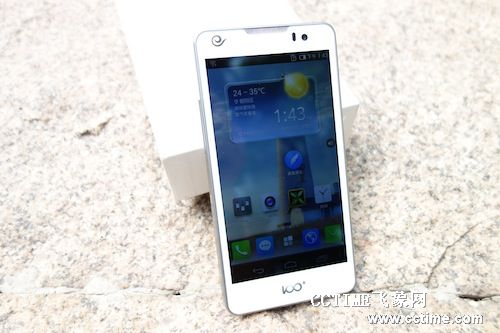 大屏四核个性服务定制 100+百变手机评测1