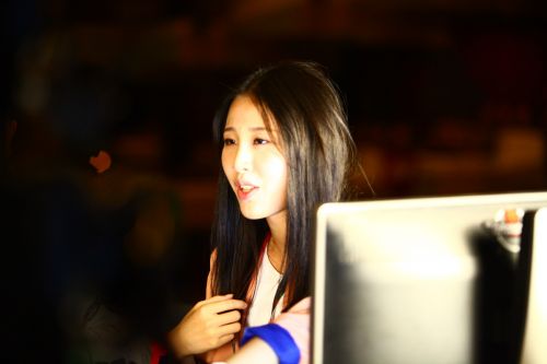 宅男福利:<em>dota</em>美女<em>解说</em>冷冷首次亮相直播大屏