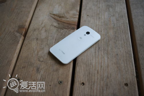 残酷测试：钥匙/尖刀/锤子齐上阵 轮爆Moto X0