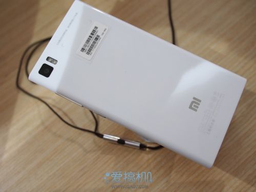 小米手机3s怎么拆后盖_小米4后盖怎么拆_小米3手机怎么拆后盖