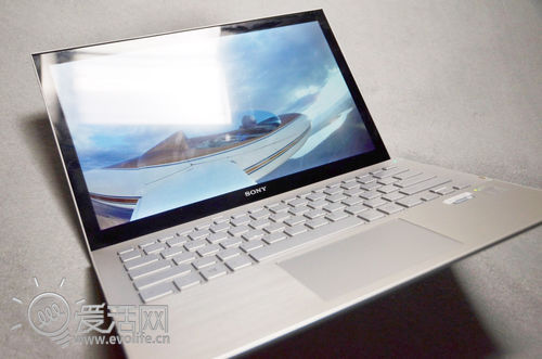 身披碳纤维战衣 SONY VAIO Pro 13轻薄触控新体验20