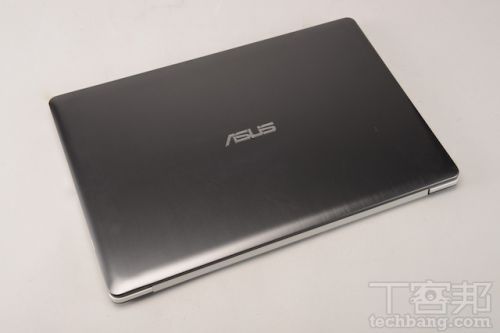  Asus VivoBook评测：大轻薄笔电也玩触控0