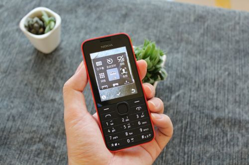 全国首发：神器3G手机诺基亚208上手简评7