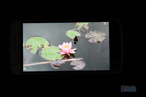可旋转镜头一转倾心 OPPO N1详细评测（图）2