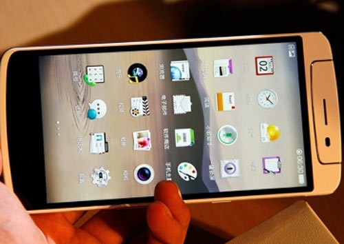 可旋转镜头一转倾心 OPPO N1详细评测（图）0