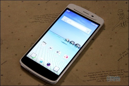 可旋转镜头一转倾心 OPPO N1详细评测（图）0