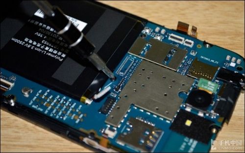 做工扎实维修困难 4G天语大黄蜂拆解评测0