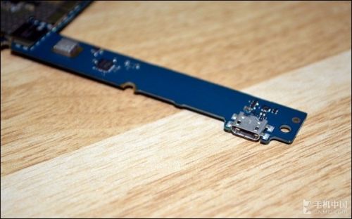 做工扎实维修困难 4G天语大黄蜂拆解评测0