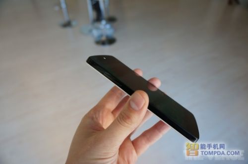 谷歌五太子驾到 4.95寸Nexus 5真机试玩3