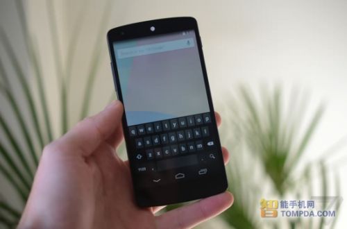 谷歌五太子驾到 4.95寸Nexus 5真机试玩5