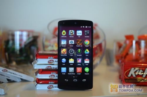 谷歌五太子驾到 4.95寸Nexus 5真机试玩1