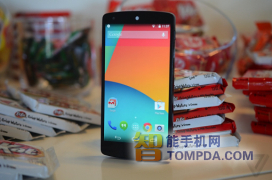 谷歌五太子驾到 4.95寸Nexus 5真机试玩1