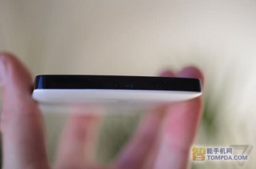 谷歌五太子驾到 4.95寸Nexus 5真机试玩5