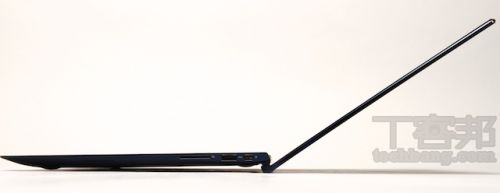 ASUS Zenbook UX301：超强效玻璃笔记本7