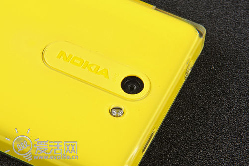 清爽可口果冻味 品尝诺基亚Asha 502小透明（图）0